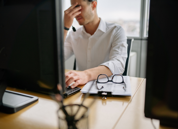 Dlaczego wypalenie nie znika po urlopie? Najczęstszy błąd w radzeniu sobie ze stresem w pracy
